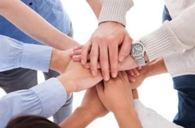 ما هي فوائد استخدام المعبئات الكهربائية بالكامل للعمال؟